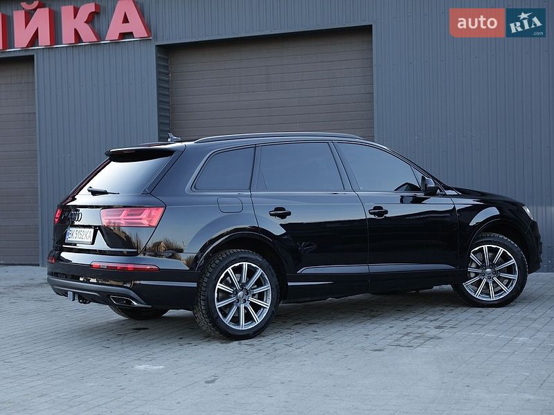 Внедорожник / Кроссовер Audi Q7 2016 в Сарнах