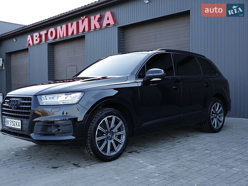 Внедорожник / Кроссовер Audi Q7 2016 в Сарнах