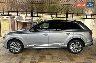 Внедорожник / Кроссовер Audi Q7 2022 в Киеве