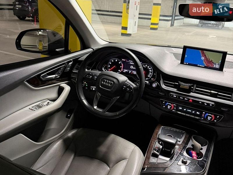 Позашляховик / Кросовер Audi Q7 2016 в Дніпрі