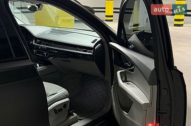 Позашляховик / Кросовер Audi Q7 2016 в Дніпрі