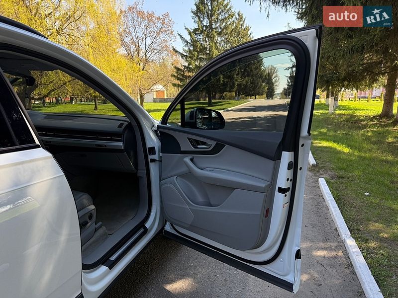 Внедорожник / Кроссовер Audi Q7 2018 в Киеве