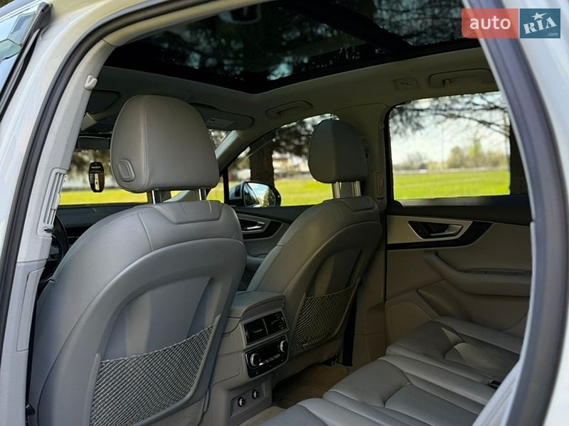 Внедорожник / Кроссовер Audi Q7 2018 в Киеве