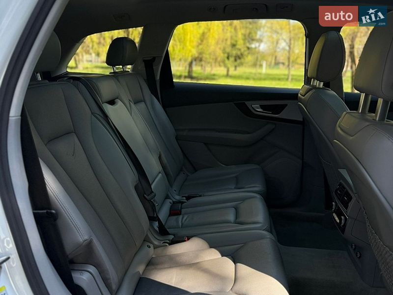 Внедорожник / Кроссовер Audi Q7 2018 в Киеве