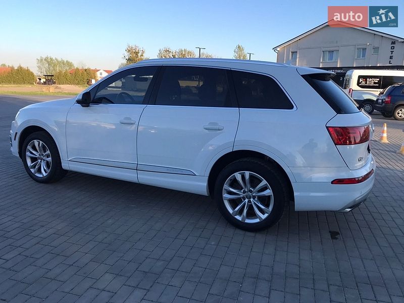 Внедорожник / Кроссовер Audi Q7 2017 в Сокале