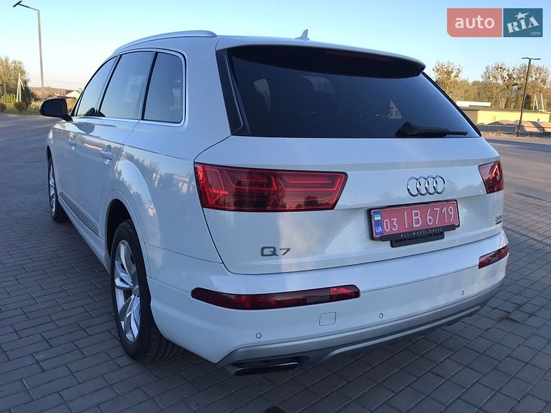 Внедорожник / Кроссовер Audi Q7 2017 в Сокале
