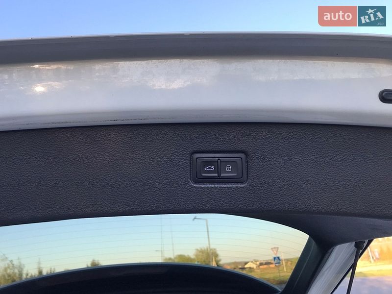 Внедорожник / Кроссовер Audi Q7 2017 в Сокале