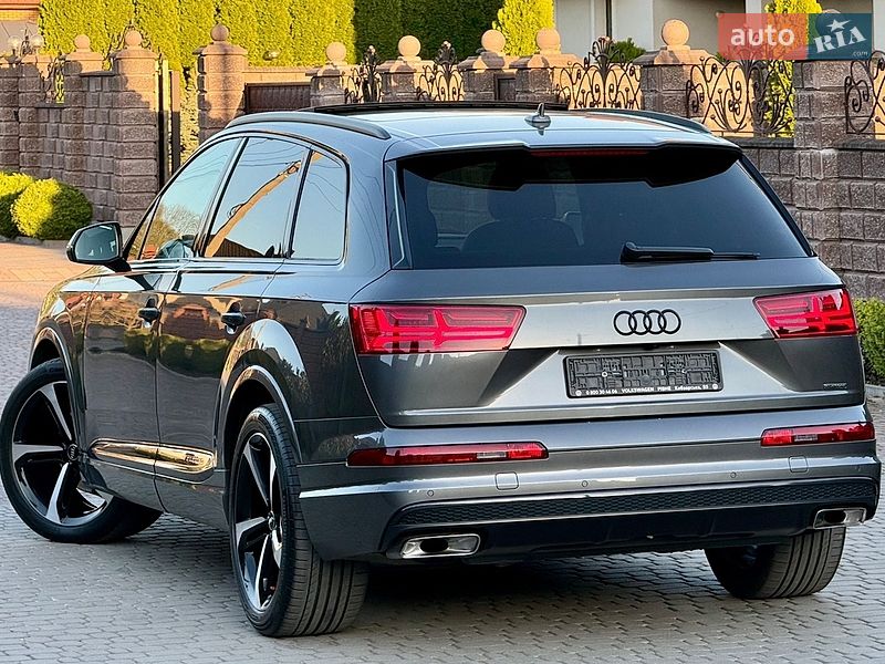 Позашляховик / Кросовер Audi Q7 2018 в Рівному