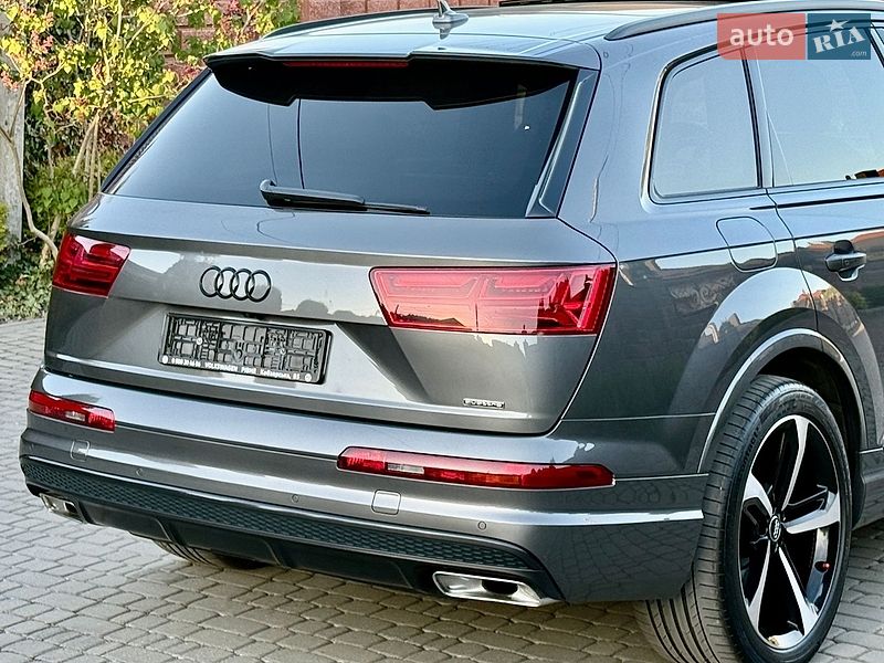 Позашляховик / Кросовер Audi Q7 2018 в Рівному