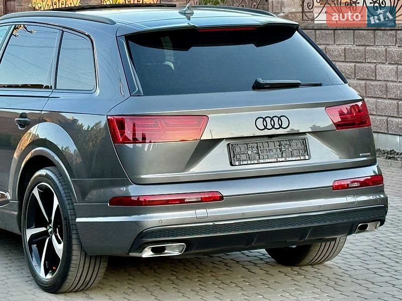 Позашляховик / Кросовер Audi Q7 2018 в Рівному