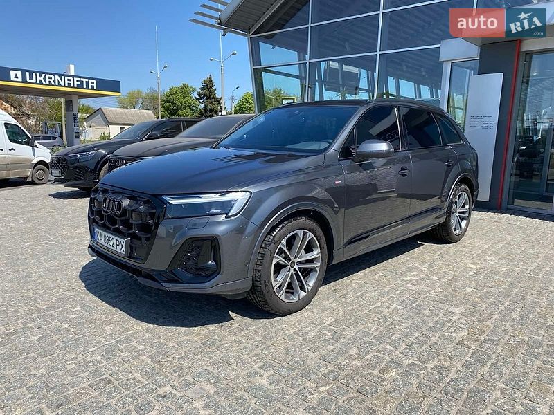 Позашляховик / Кросовер Audi Q7 2026 в Дніпрі