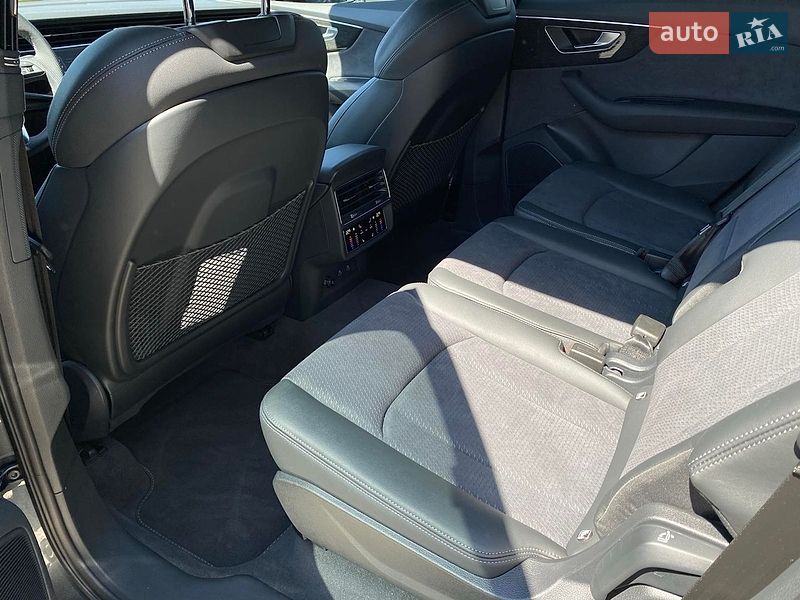 Позашляховик / Кросовер Audi Q7 2026 в Дніпрі
