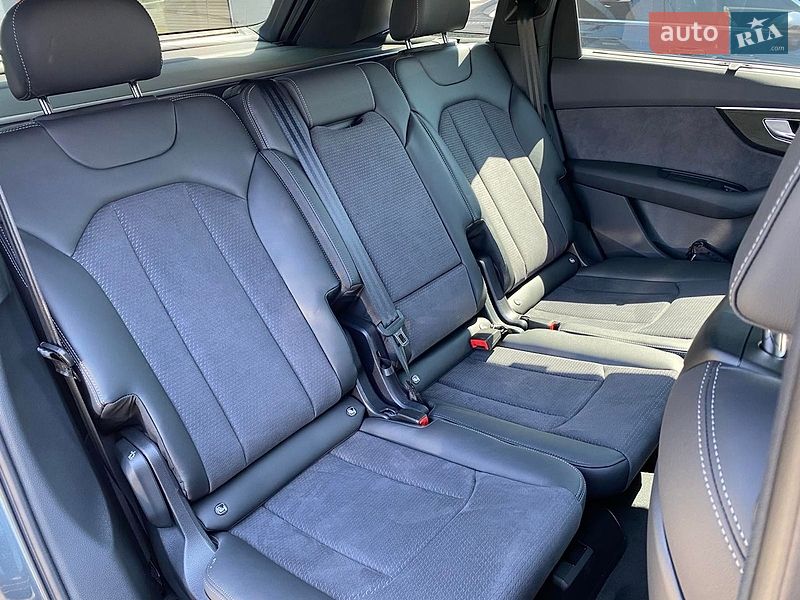 Позашляховик / Кросовер Audi Q7 2026 в Дніпрі