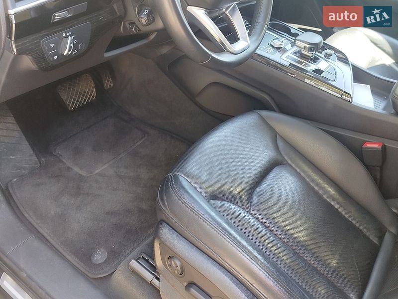 Внедорожник / Кроссовер Audi Q7 2018 в Киеве