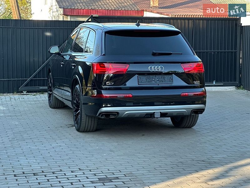 Внедорожник / Кроссовер Audi Q7 2017 в Сарнах