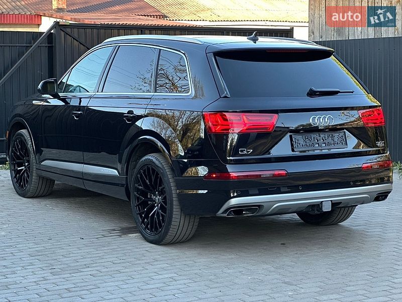 Внедорожник / Кроссовер Audi Q7 2017 в Сарнах