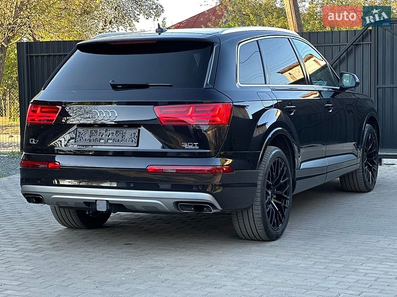 Внедорожник / Кроссовер Audi Q7 2017 в Сарнах