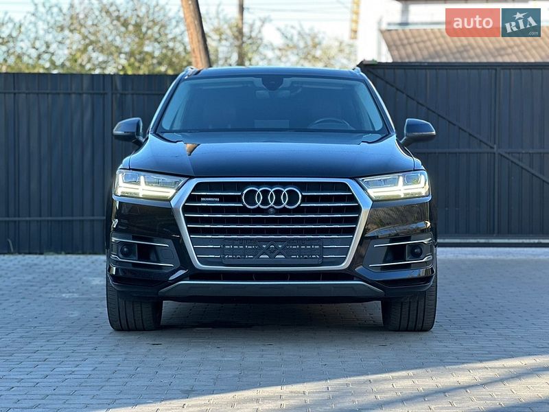 Внедорожник / Кроссовер Audi Q7 2017 в Сарнах