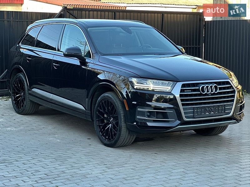 Внедорожник / Кроссовер Audi Q7 2017 в Сарнах