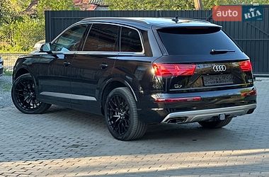 Внедорожник / Кроссовер Audi Q7 2017 в Сарнах