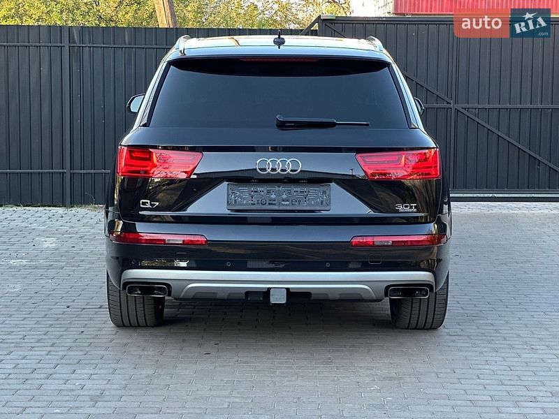Внедорожник / Кроссовер Audi Q7 2017 в Сарнах