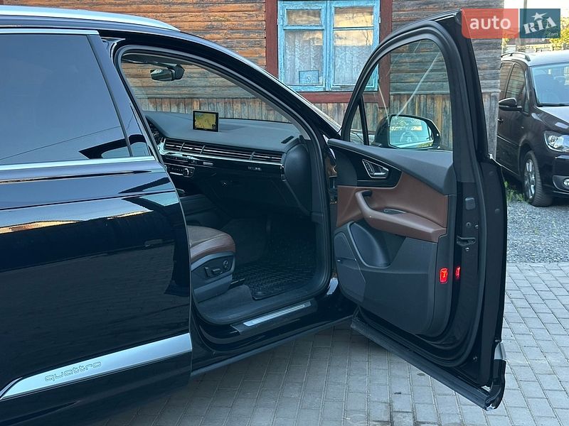 Внедорожник / Кроссовер Audi Q7 2017 в Сарнах