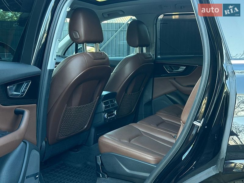 Внедорожник / Кроссовер Audi Q7 2017 в Сарнах