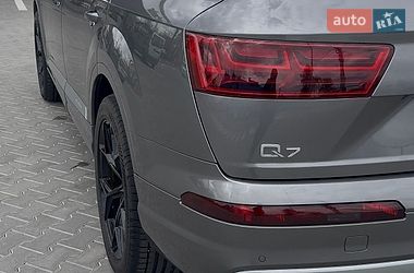 Внедорожник / Кроссовер Audi Q7 2017 в Черновцах