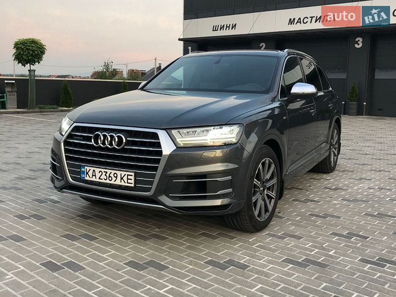 Внедорожник / Кроссовер Audi Q7 2016 в Хусте