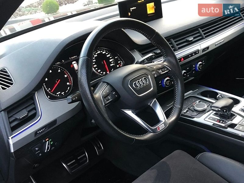 Внедорожник / Кроссовер Audi Q7 2016 в Хусте