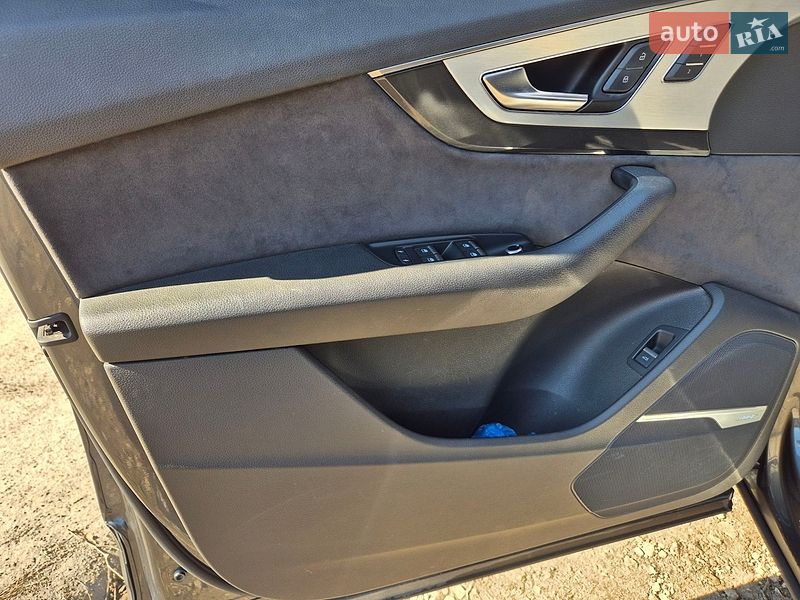 Позашляховик / Кросовер Audi Q7 2016 в Кам'янець-Подільському