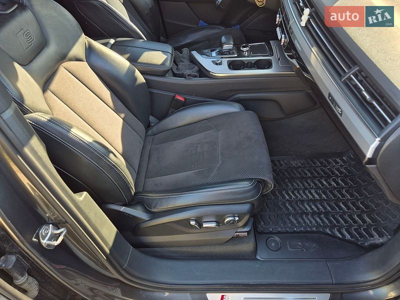 Позашляховик / Кросовер Audi Q7 2016 в Кам'янець-Подільському