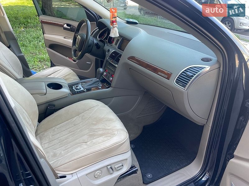 Внедорожник / Кроссовер Audi Q7 2010 в Киеве