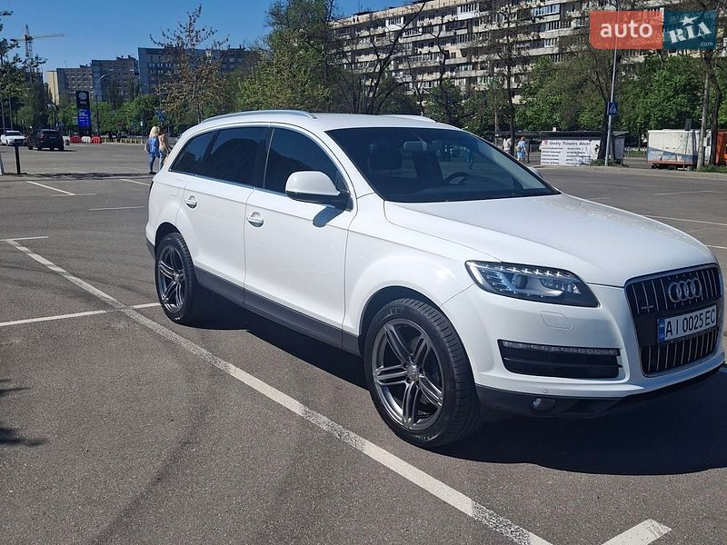 Внедорожник / Кроссовер Audi Q7 2013 в Киеве