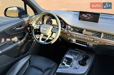 Внедорожник / Кроссовер Audi Q7 2017 в Ровно