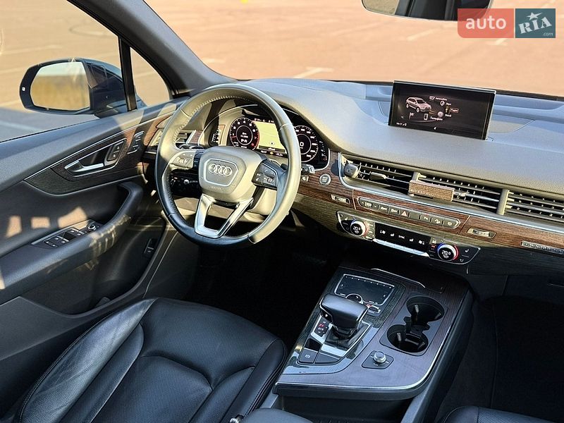 Внедорожник / Кроссовер Audi Q7 2017 в Ровно