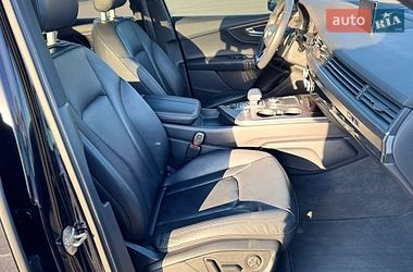 Внедорожник / Кроссовер Audi Q7 2017 в Ровно