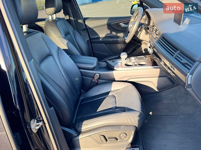 Внедорожник / Кроссовер Audi Q7 2017 в Ровно