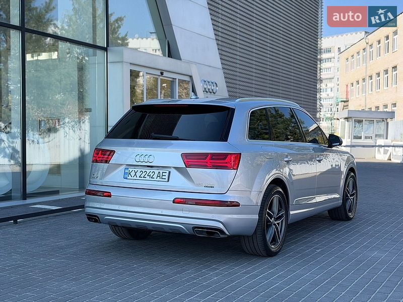 Внедорожник / Кроссовер Audi Q7 2017 в Харькове