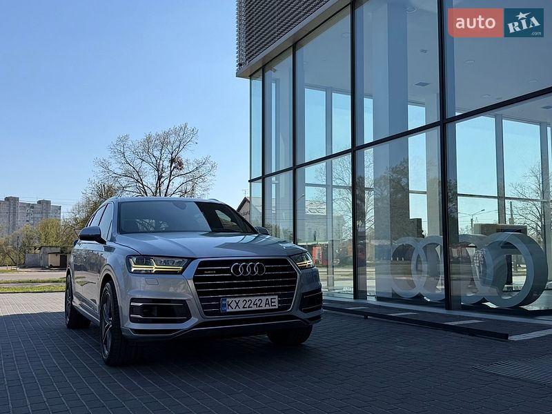 Внедорожник / Кроссовер Audi Q7 2017 в Харькове
