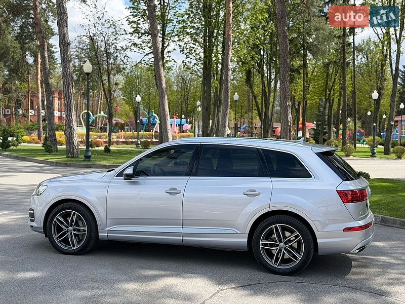 Внедорожник / Кроссовер Audi Q7 2017 в Харькове