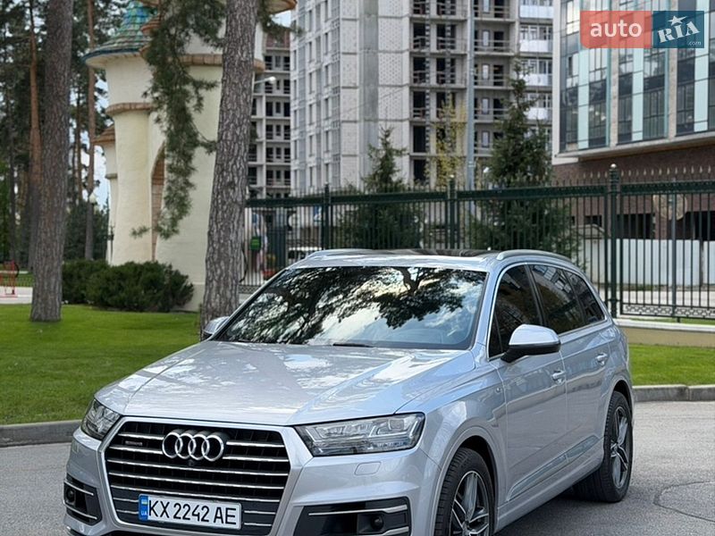 Внедорожник / Кроссовер Audi Q7 2017 в Харькове