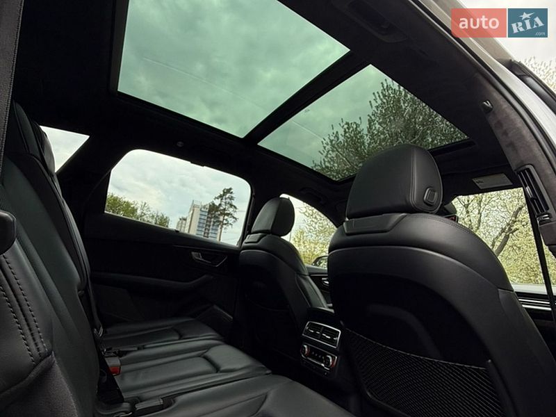 Внедорожник / Кроссовер Audi Q7 2017 в Харькове