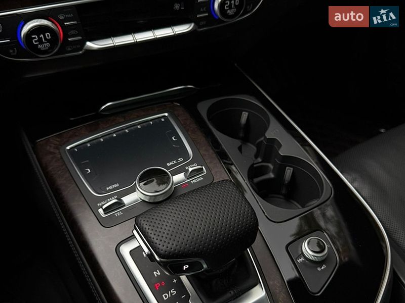 Внедорожник / Кроссовер Audi Q7 2017 в Харькове