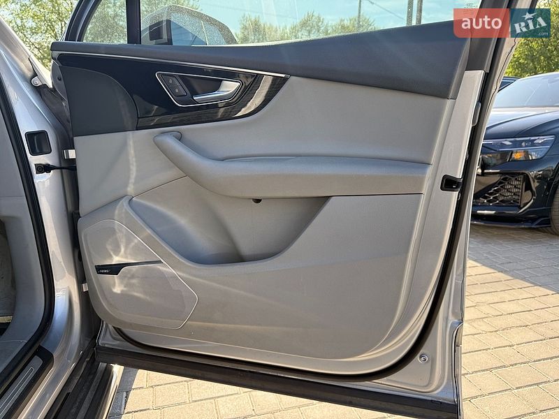 Внедорожник / Кроссовер Audi Q7 2018 в Ровно