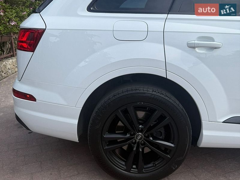 Внедорожник / Кроссовер Audi Q7 2018 в Стрые