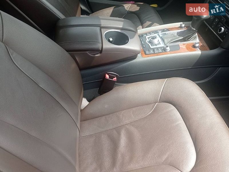 Внедорожник / Кроссовер Audi Q7 2013 в Славутиче