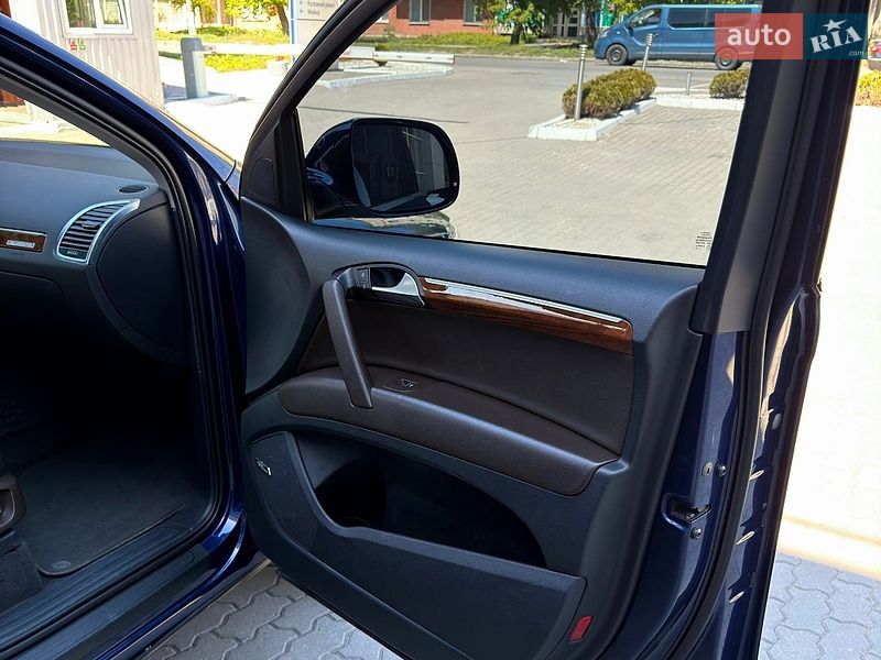 Внедорожник / Кроссовер Audi Q7 2012 в Хмельницком