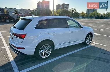 Внедорожник / Кроссовер Audi Q7 2020 в Киеве