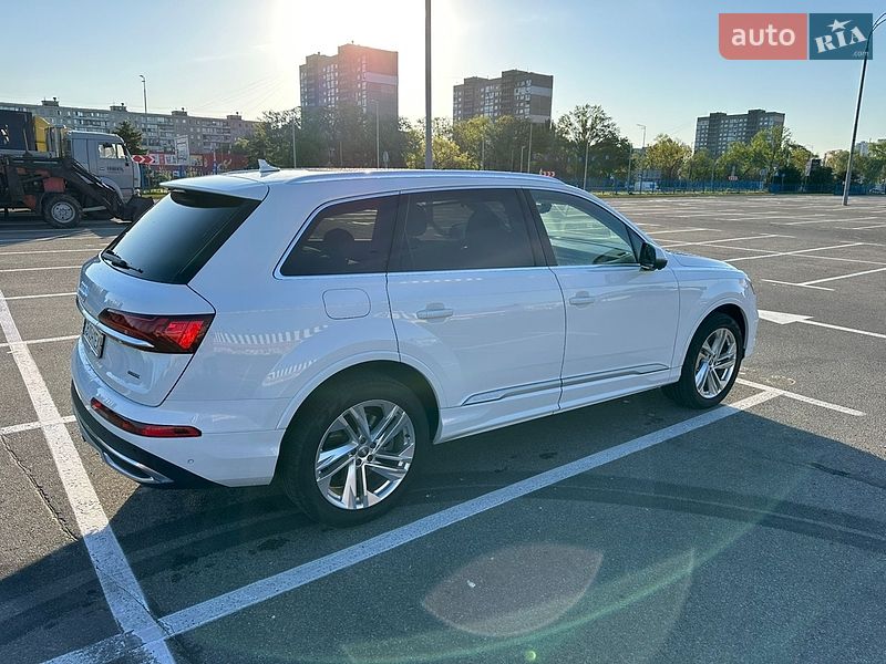 Внедорожник / Кроссовер Audi Q7 2020 в Киеве